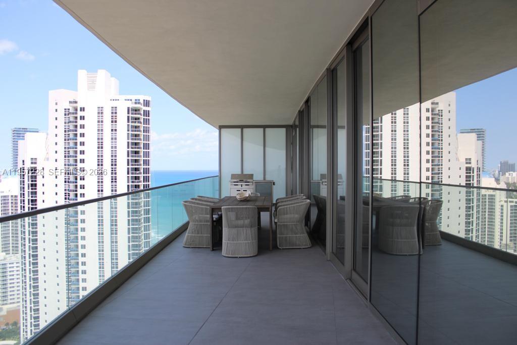 image Residences by Armani Casa10