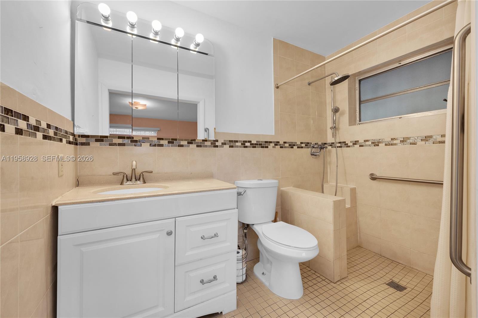 1025 SW 11th St Miami, FL 33129