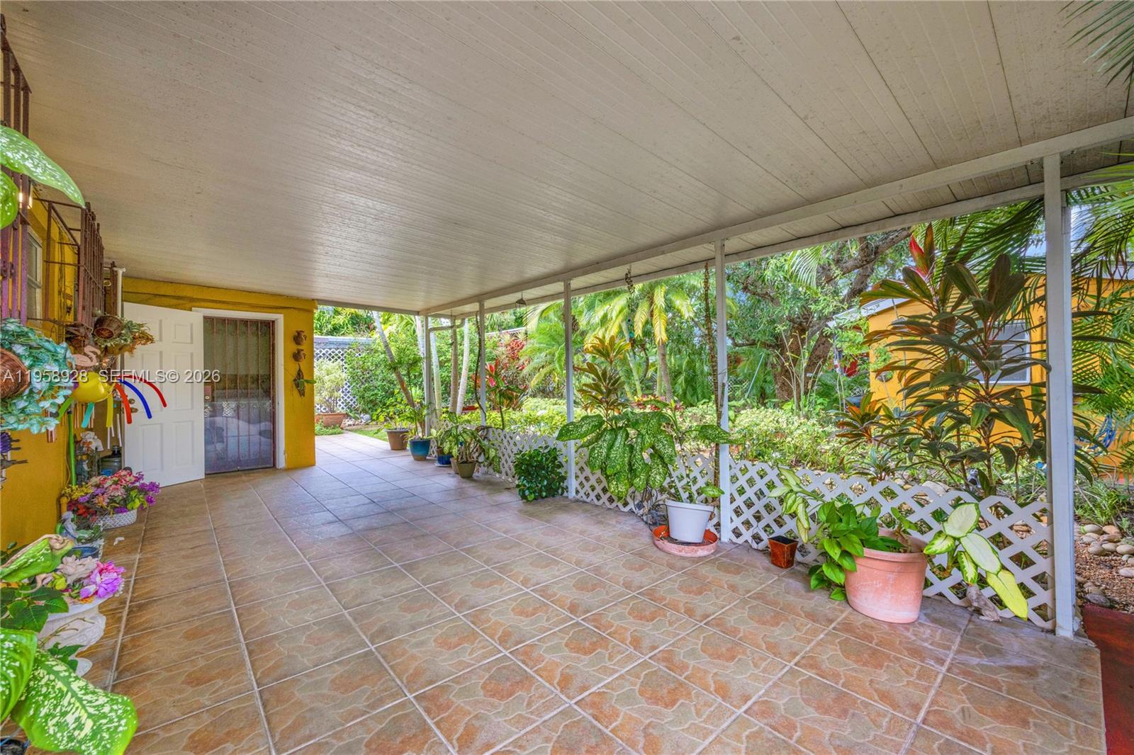 1025 SW 11th St Miami, FL 33129