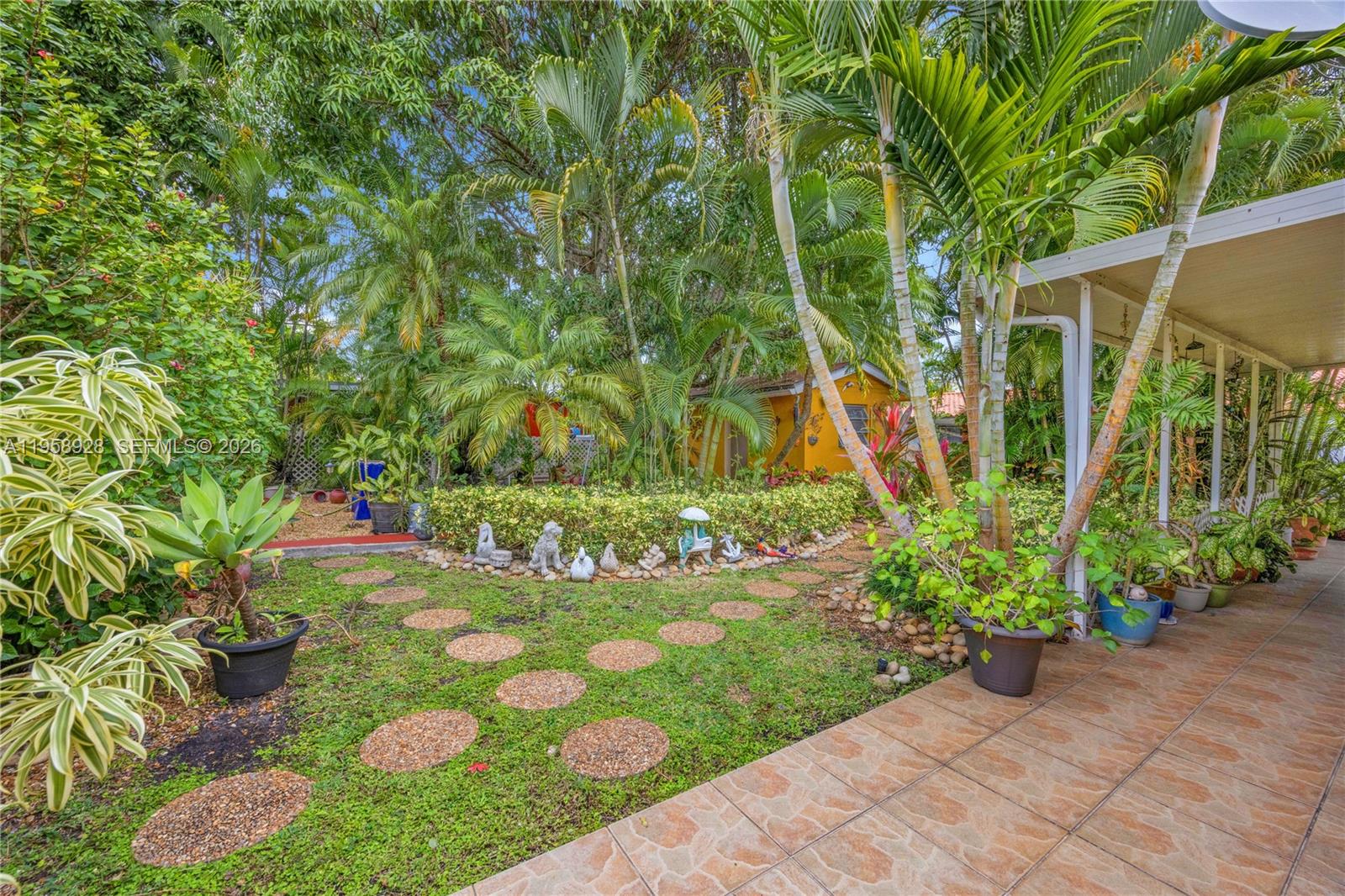 1025 SW 11th St Miami, FL 33129