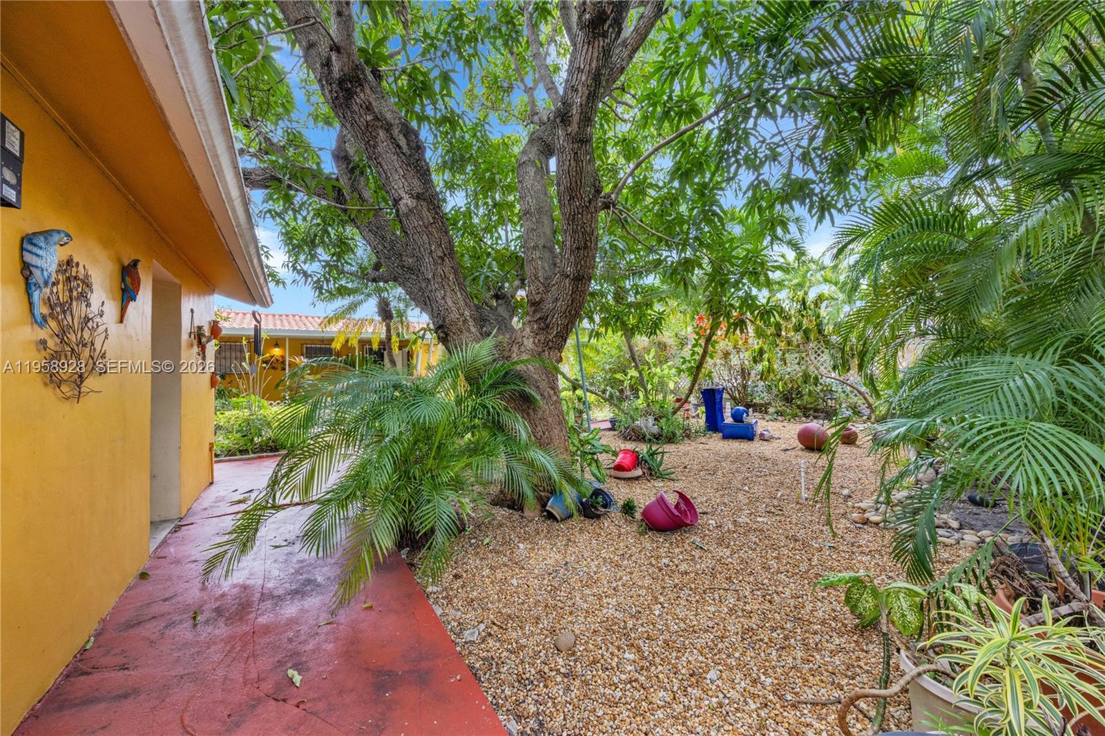 1025 SW 11th St Miami, FL 33129