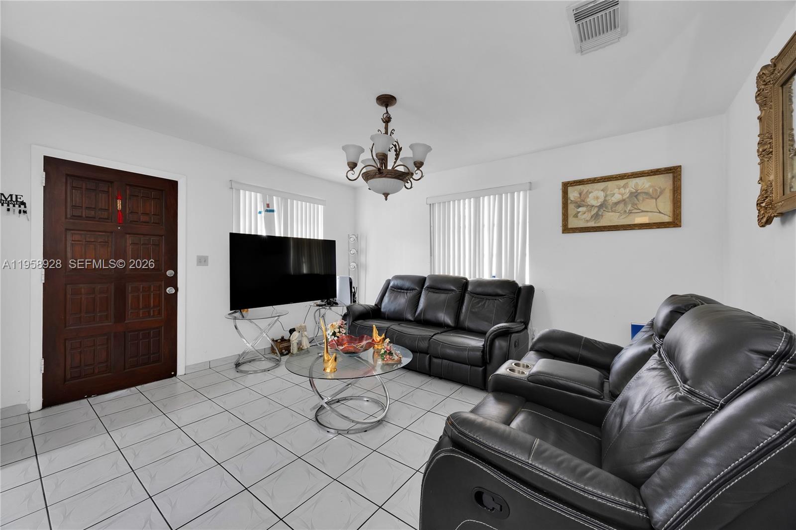 1025 SW 11th St Miami, FL 33129