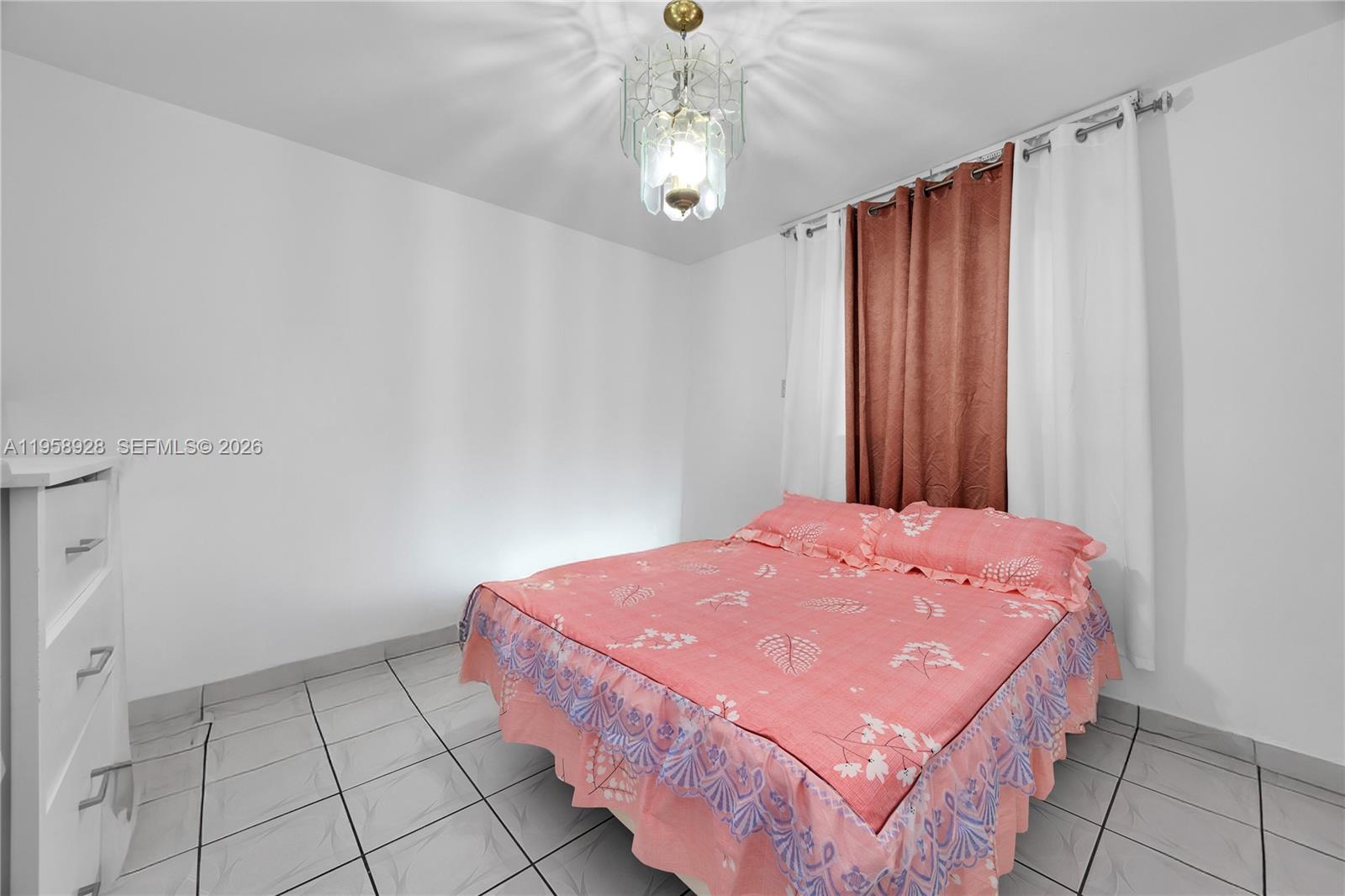 1025 SW 11th St Miami, FL 33129