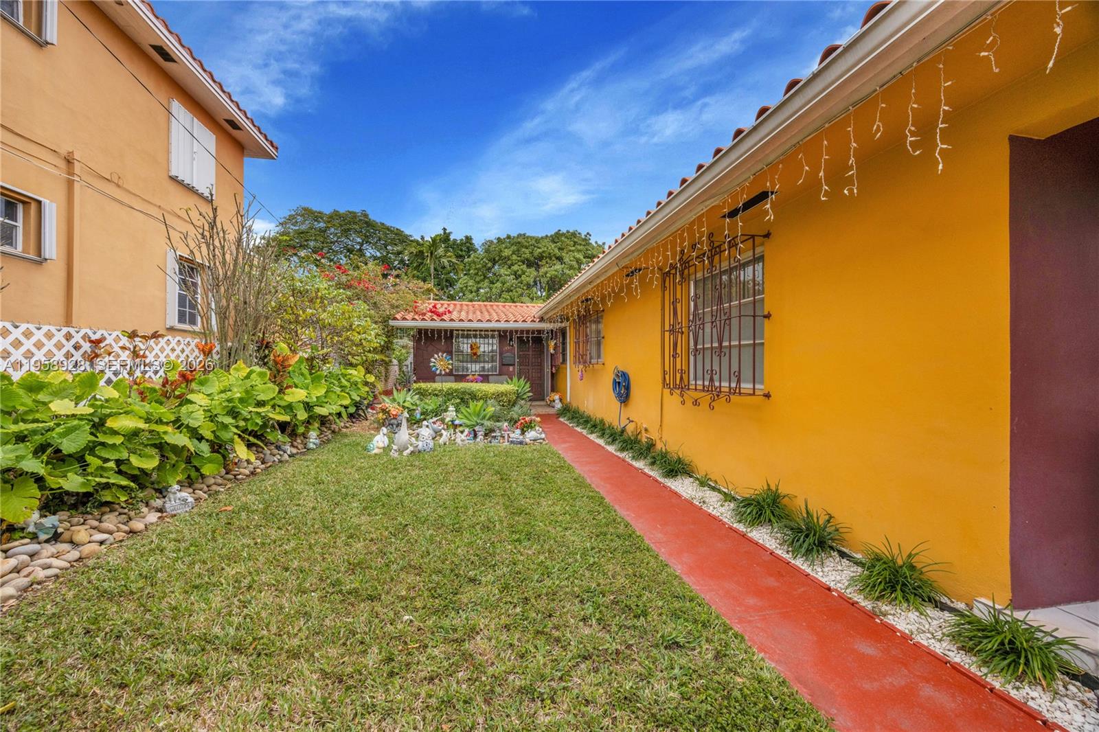 1025 SW 11th St Miami, FL 33129