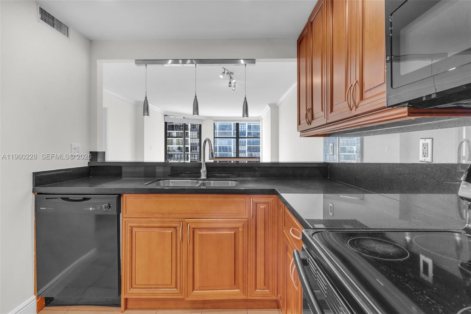 image Brickell Place II8