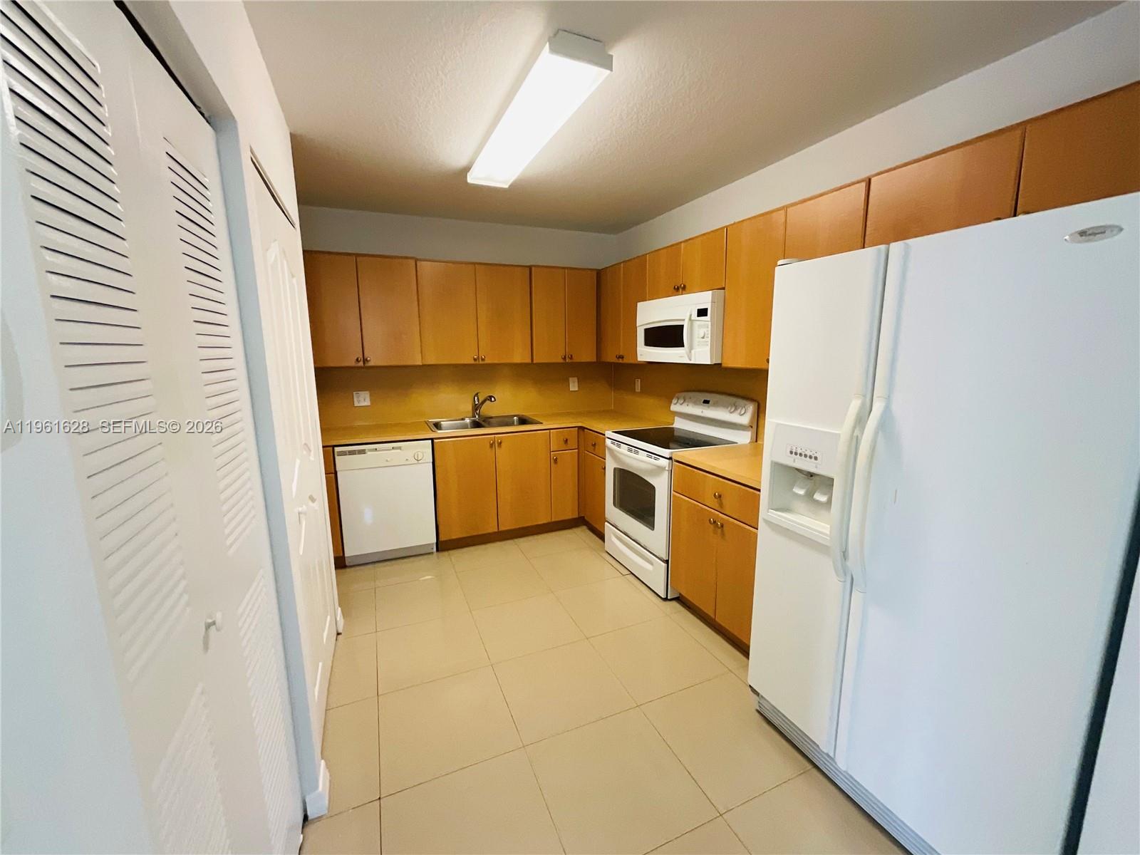 10901 NW 88th Ter #806 Doral, FL 33178