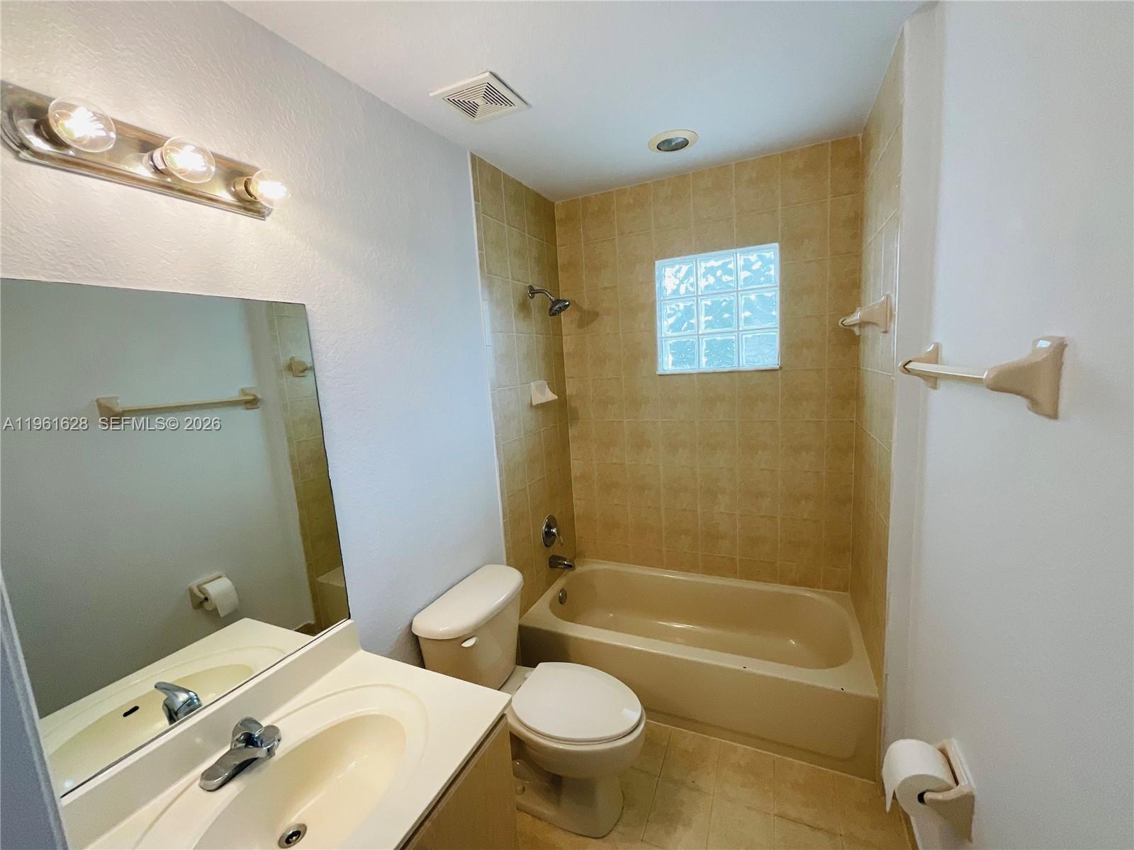 10901 NW 88th Ter #806 Doral, FL 33178