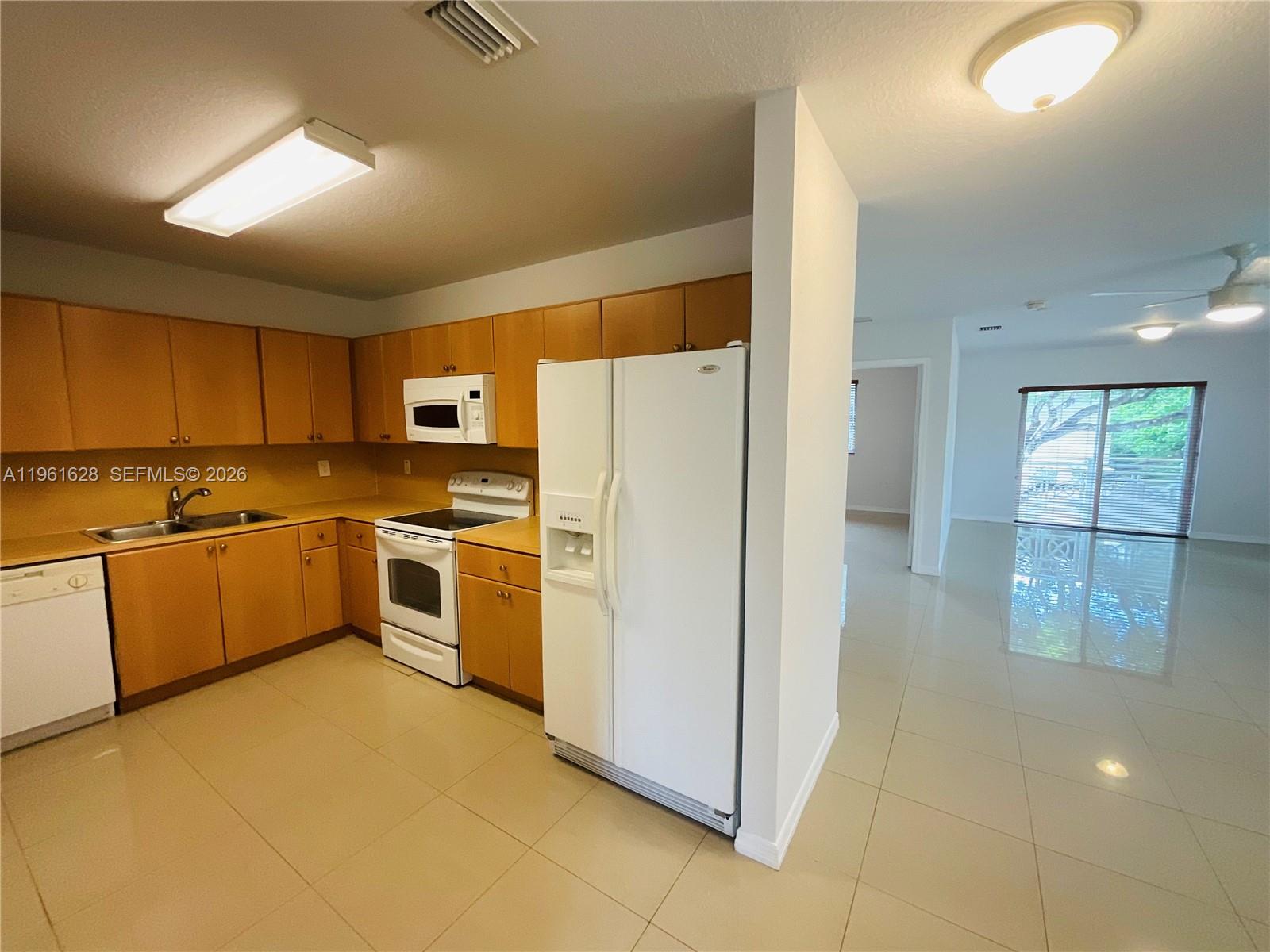 10901 NW 88th Ter #806 Doral, FL 33178