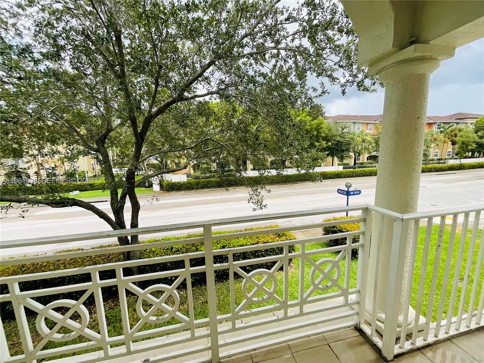 10901 NW 88th Ter #806 Doral, FL 33178