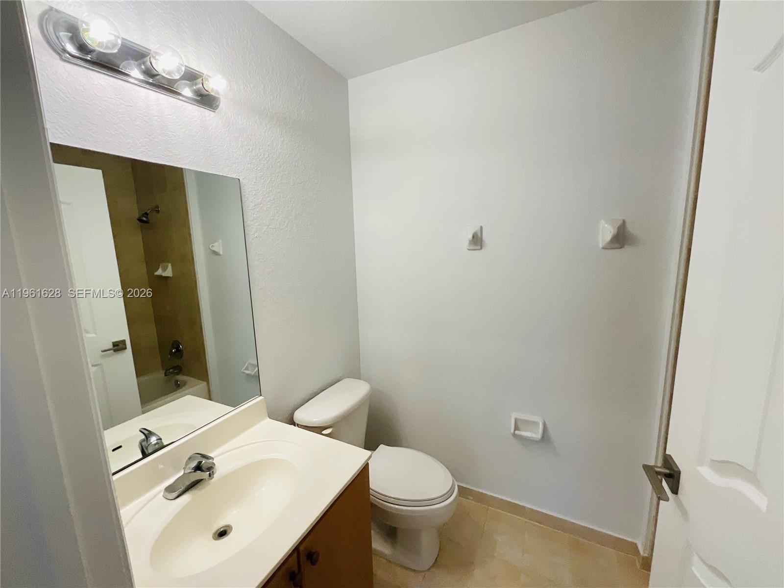 10901 NW 88th Ter #806 Doral, FL 33178