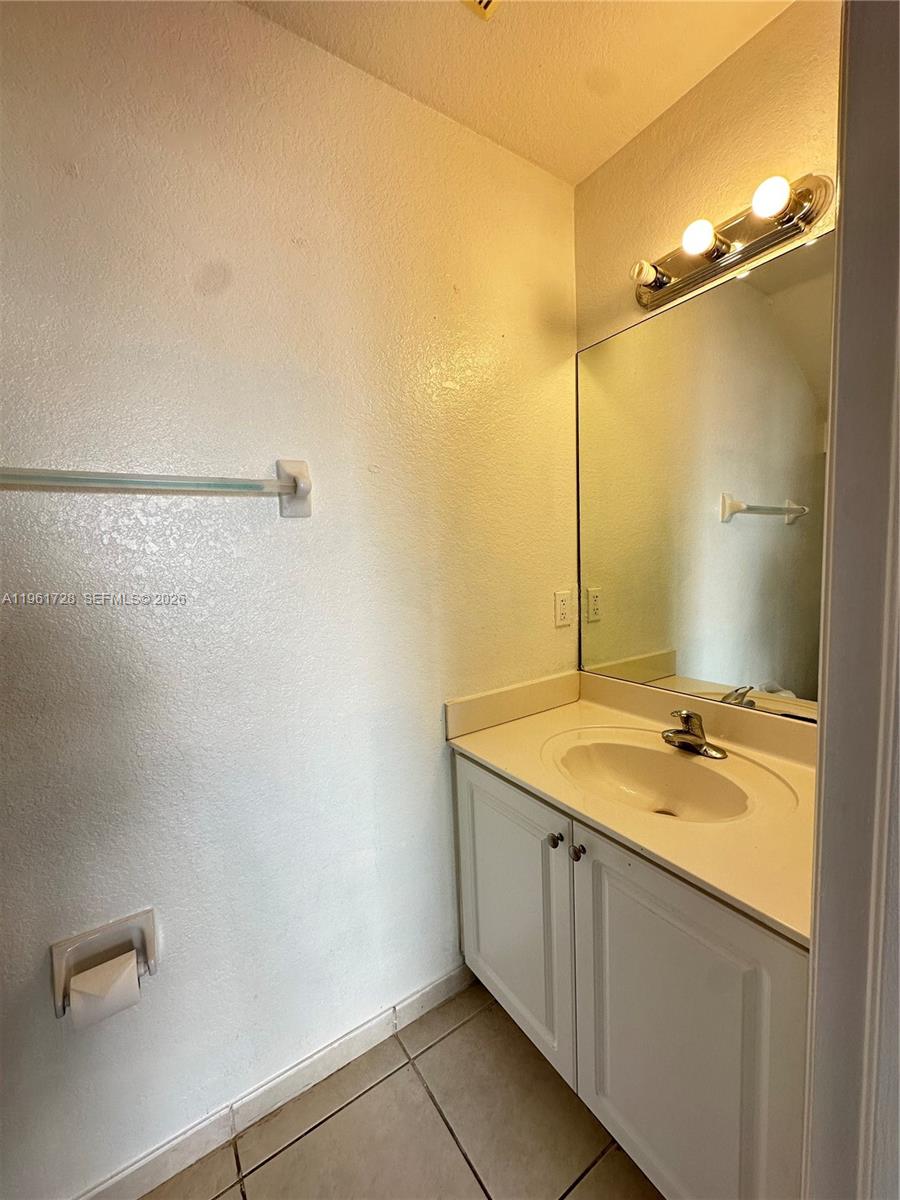 8925 SW 222nd Ter Cutler Bay, FL 33190