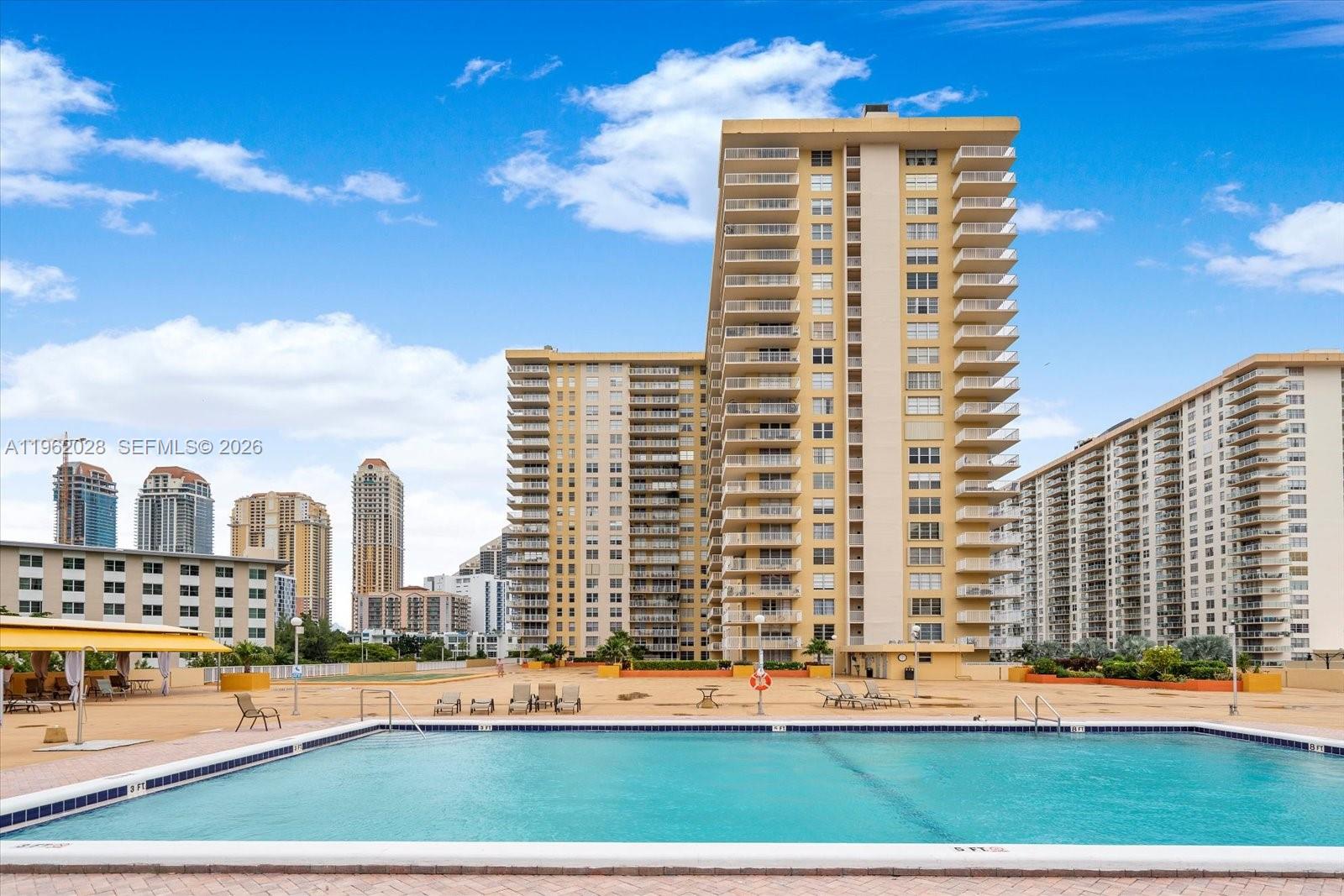 image Winston Towers 40010