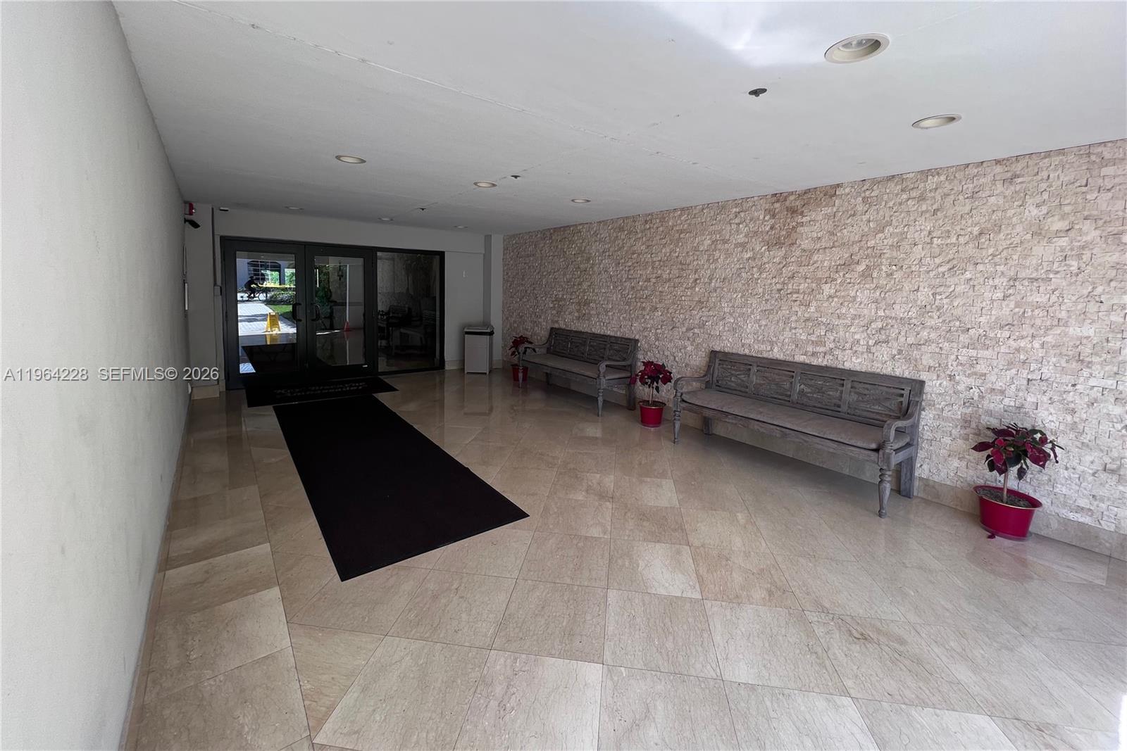 575 Crandon Blvd #503 Key Biscayne, FL 33149