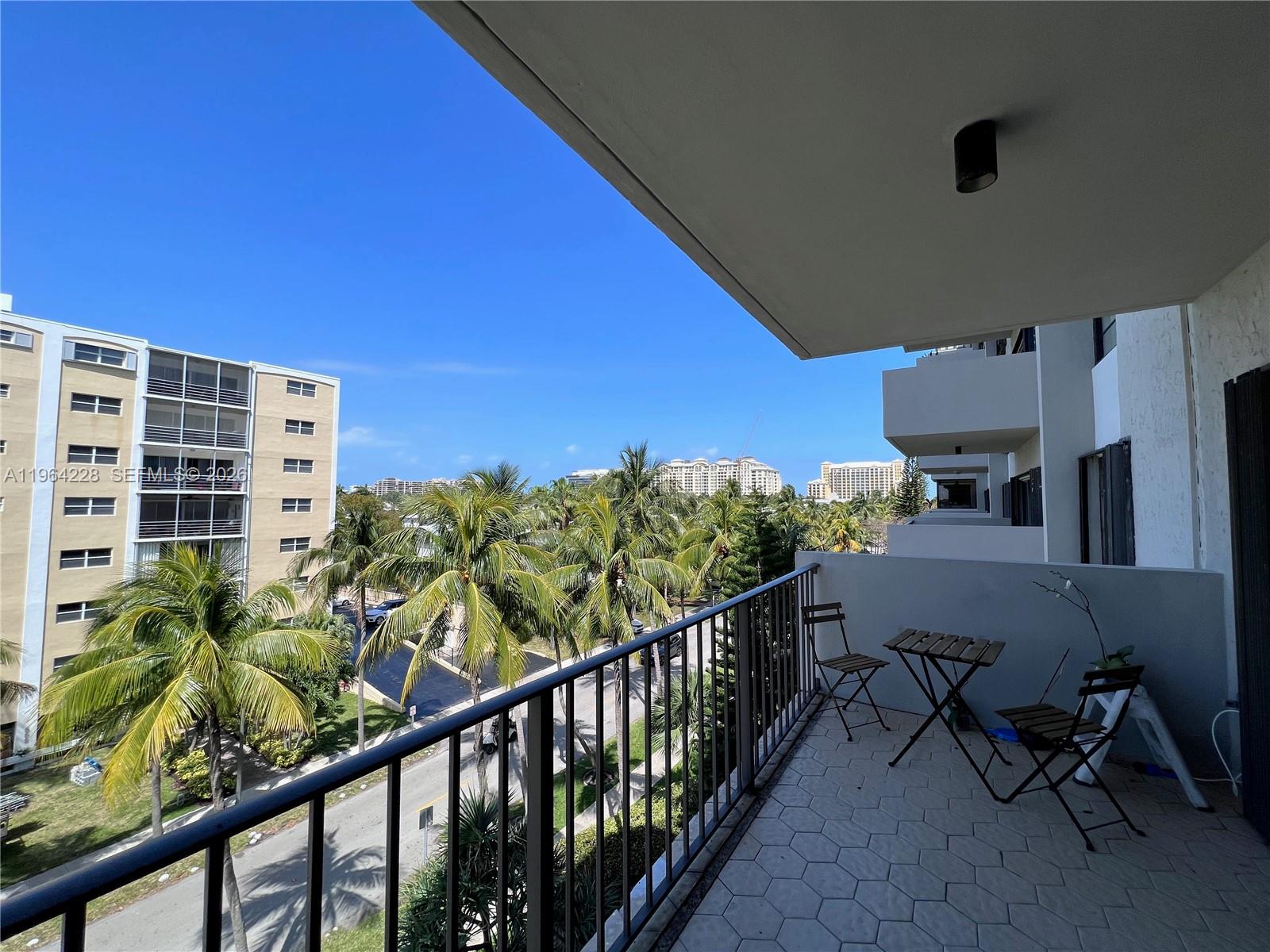 575 Crandon Blvd #503 Key Biscayne, FL 33149