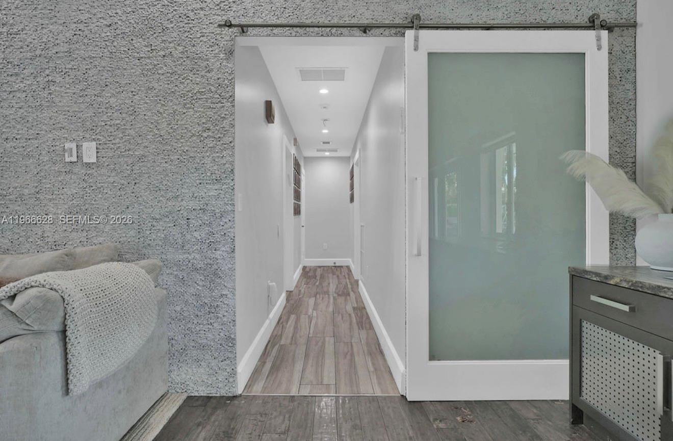 1050 Jefferson St Hollywood, FL 33019