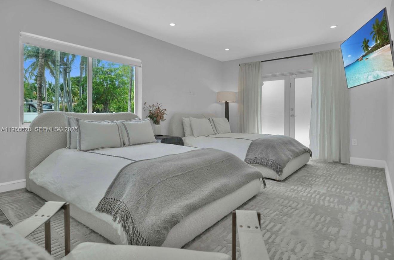 1050 Jefferson St Hollywood, FL 33019