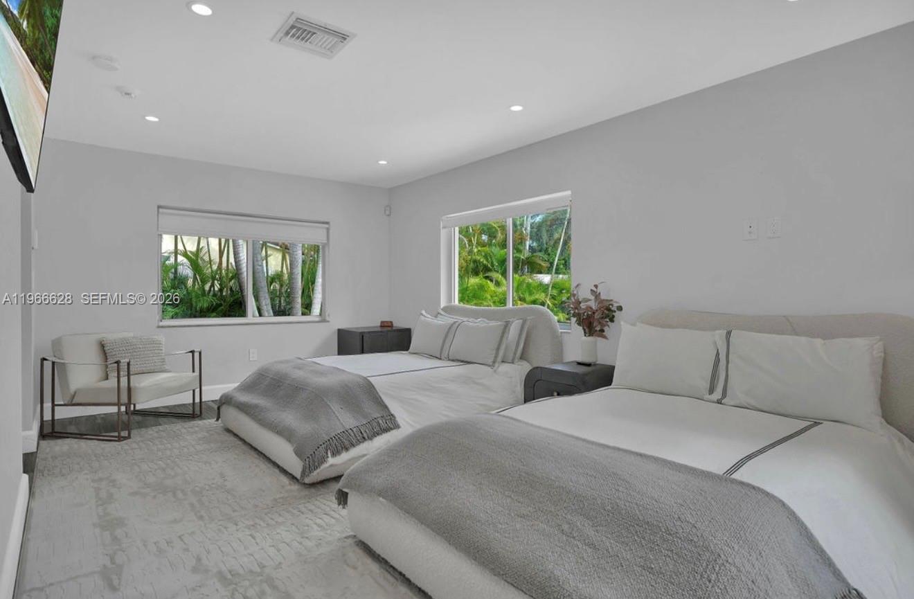 1050 Jefferson St Hollywood, FL 33019