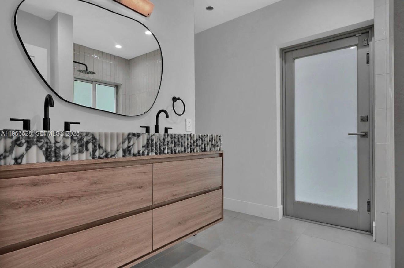 1050 Jefferson St Hollywood, FL 33019