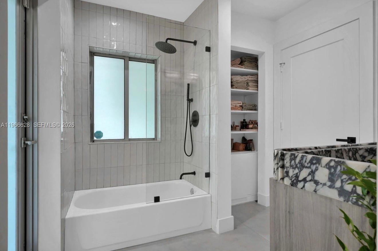 1050 Jefferson St Hollywood, FL 33019