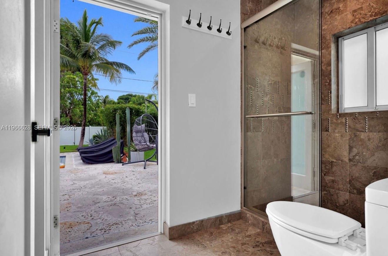 1050 Jefferson St Hollywood, FL 33019