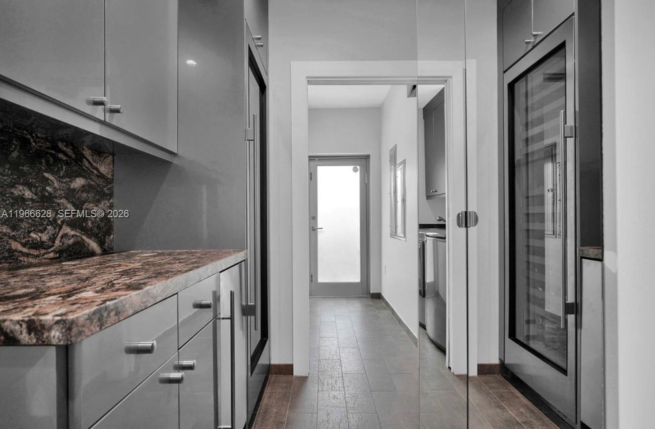 1050 Jefferson St Hollywood, FL 33019