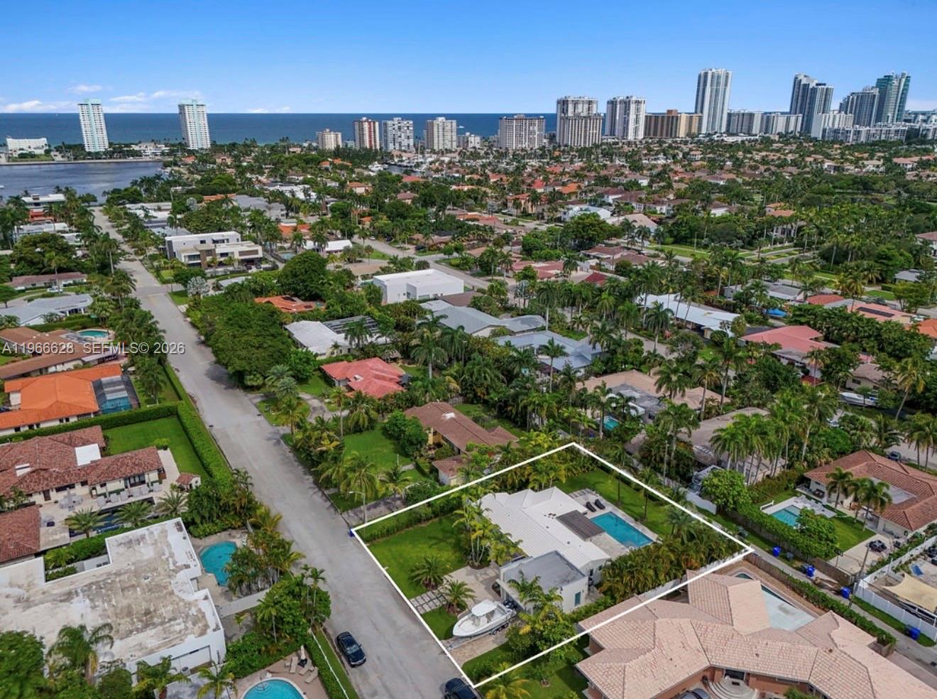 1050 Jefferson St Hollywood, FL 33019