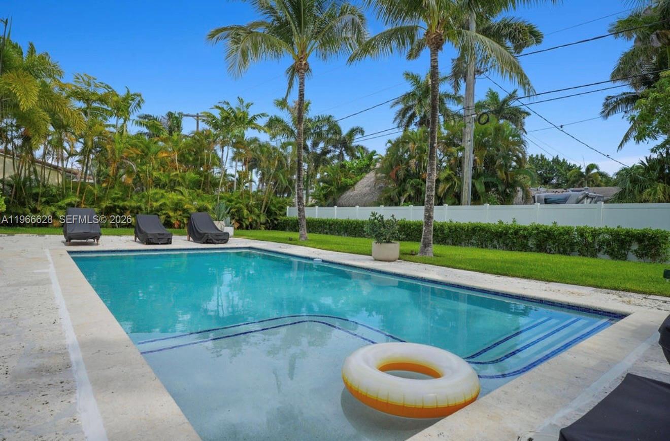 1050 Jefferson St Hollywood, FL 33019