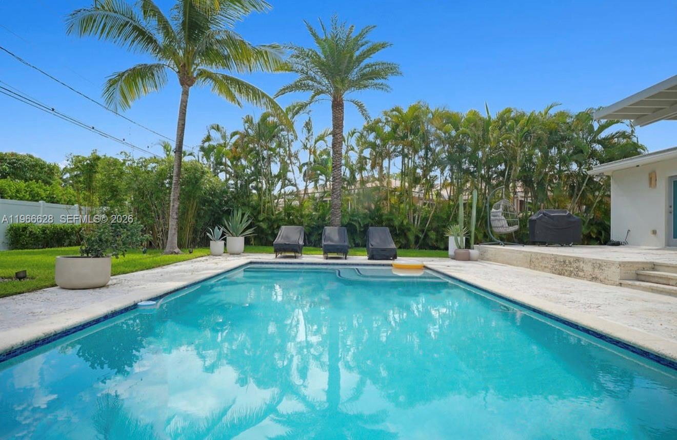 1050 Jefferson St Hollywood, FL 33019