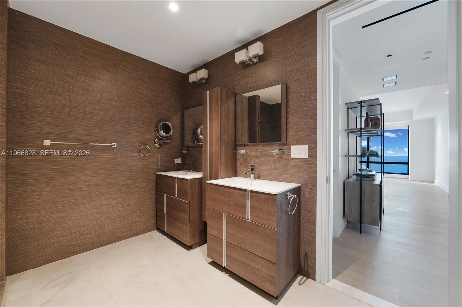 image Four Seasons Residences Miami14