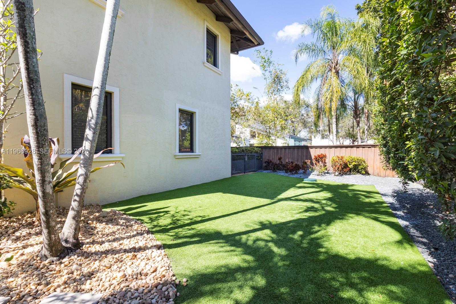 10601 SW 72nd Ct Pinecrest, FL 33156