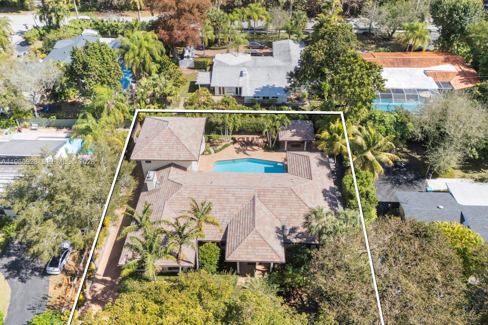 10601 SW 72nd Ct Pinecrest, FL 33156