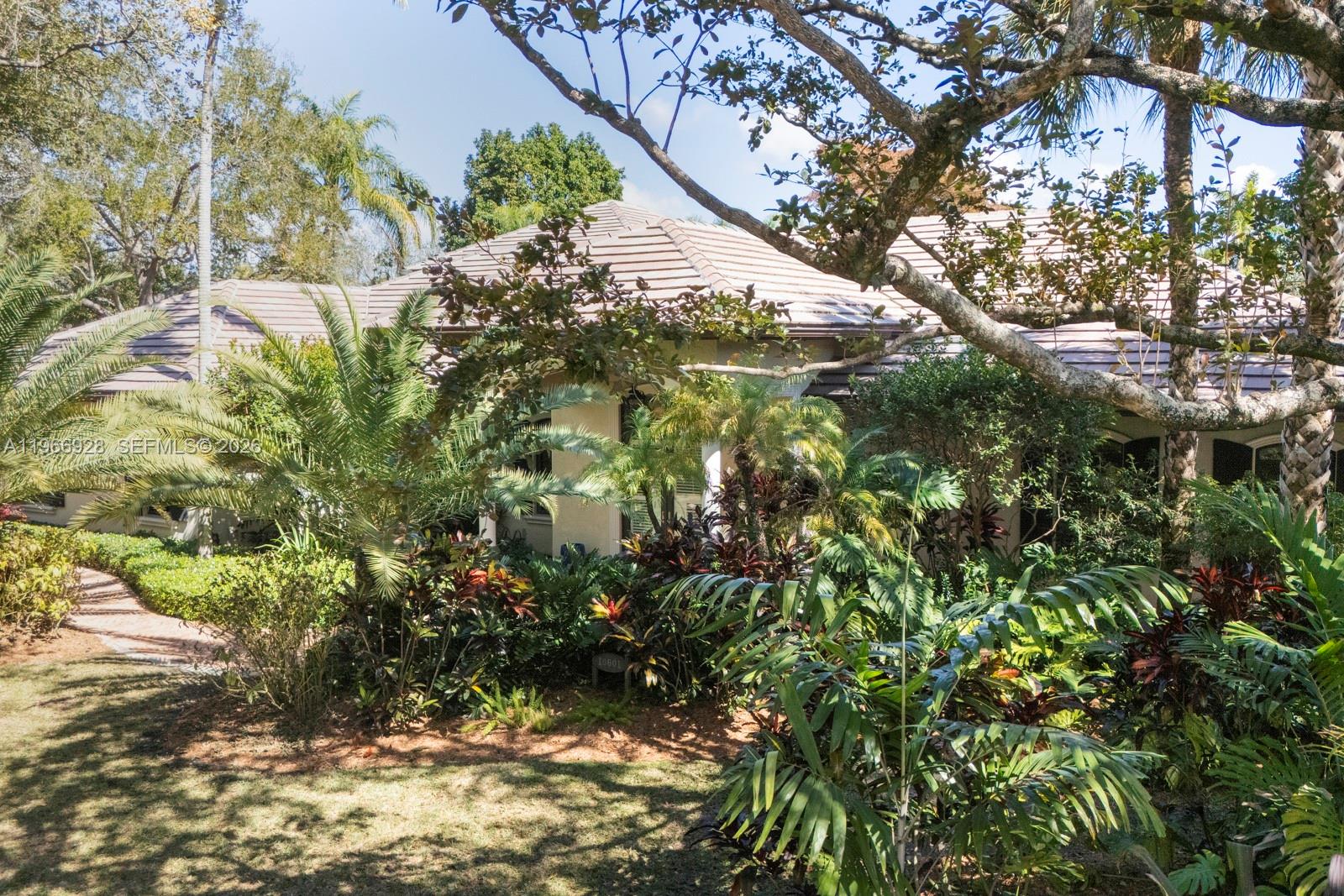 10601 SW 72nd Ct Pinecrest, FL 33156