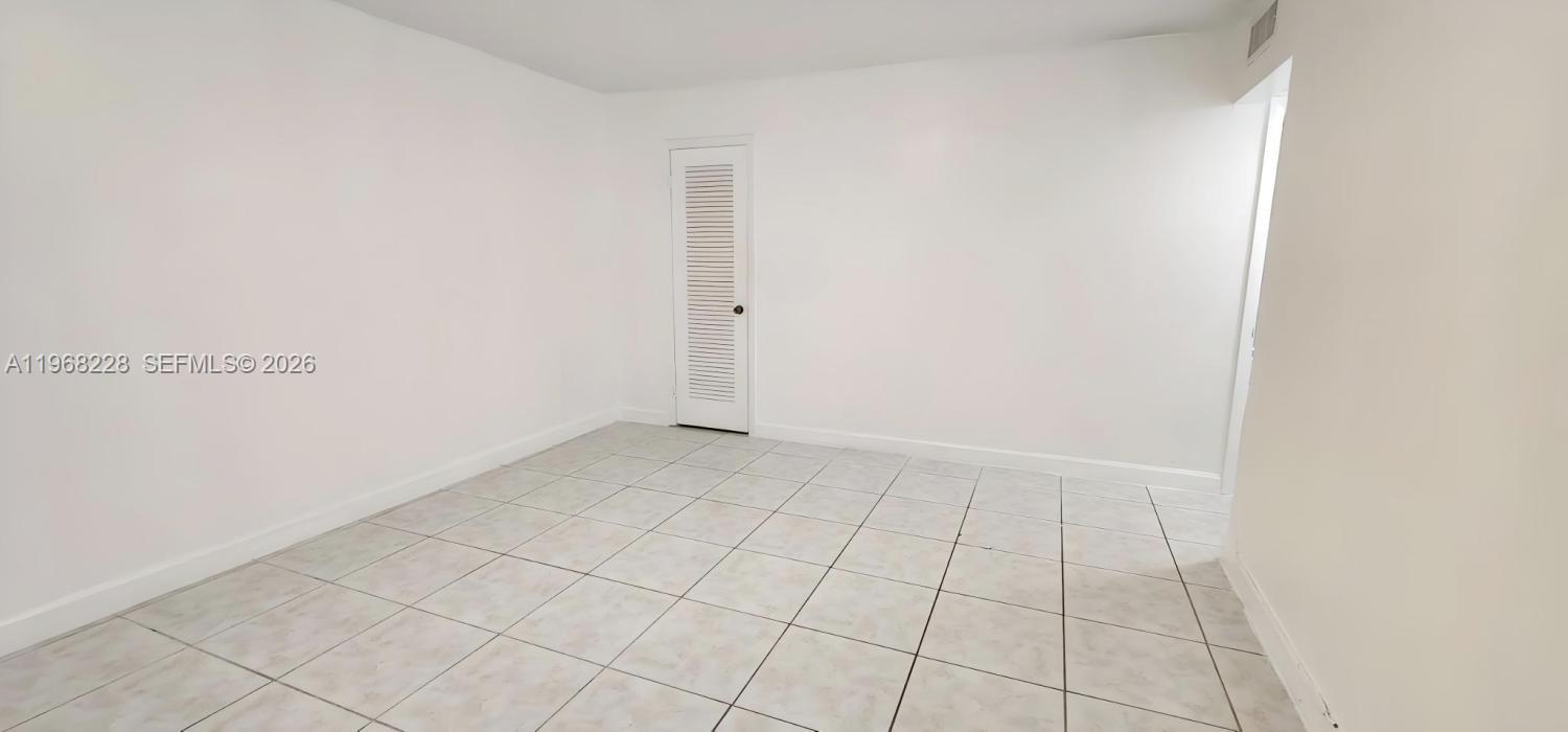 1885 NE 121st St #16 North Miami, FL 33181