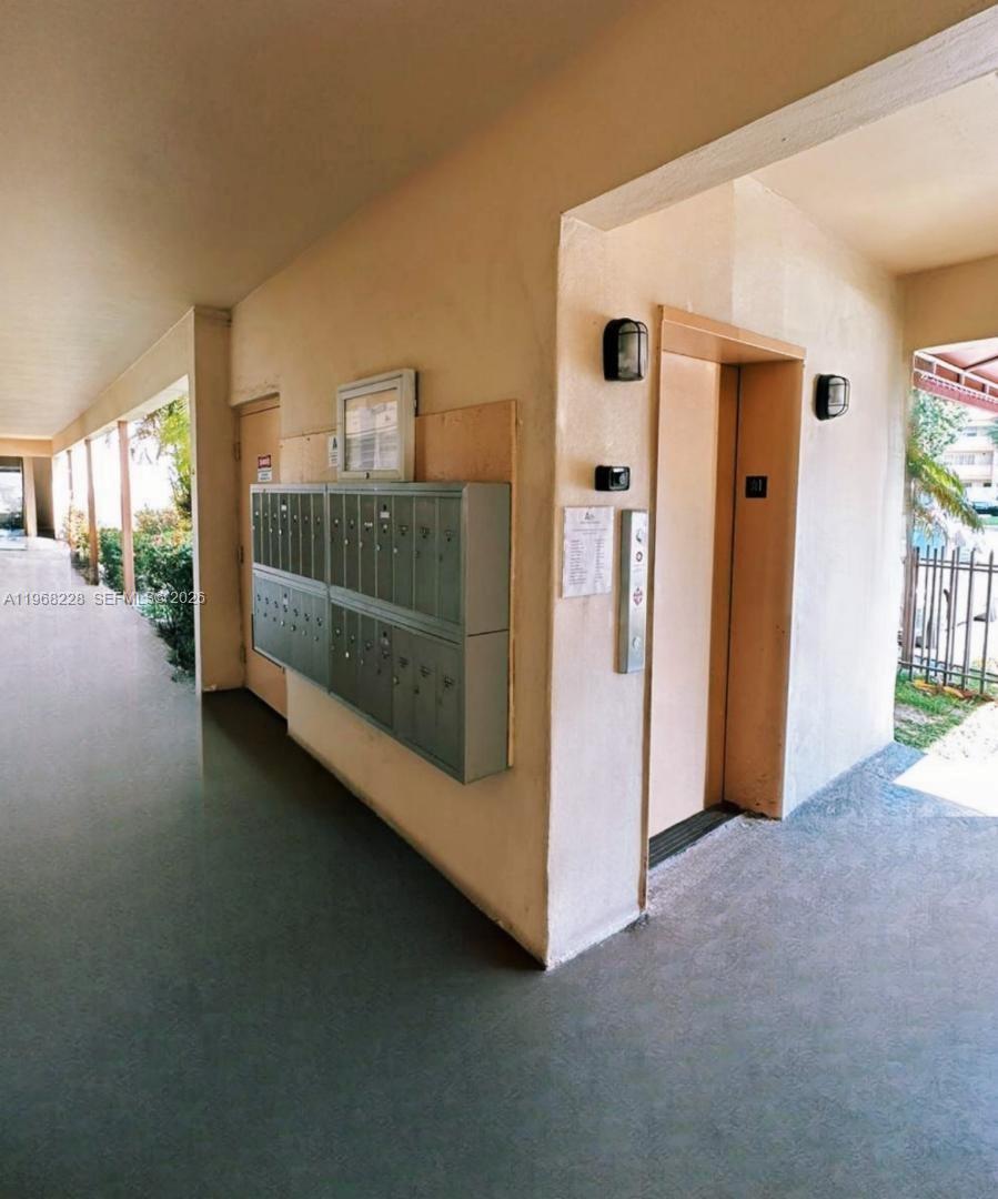 1885 NE 121st St #16 North Miami, FL 33181