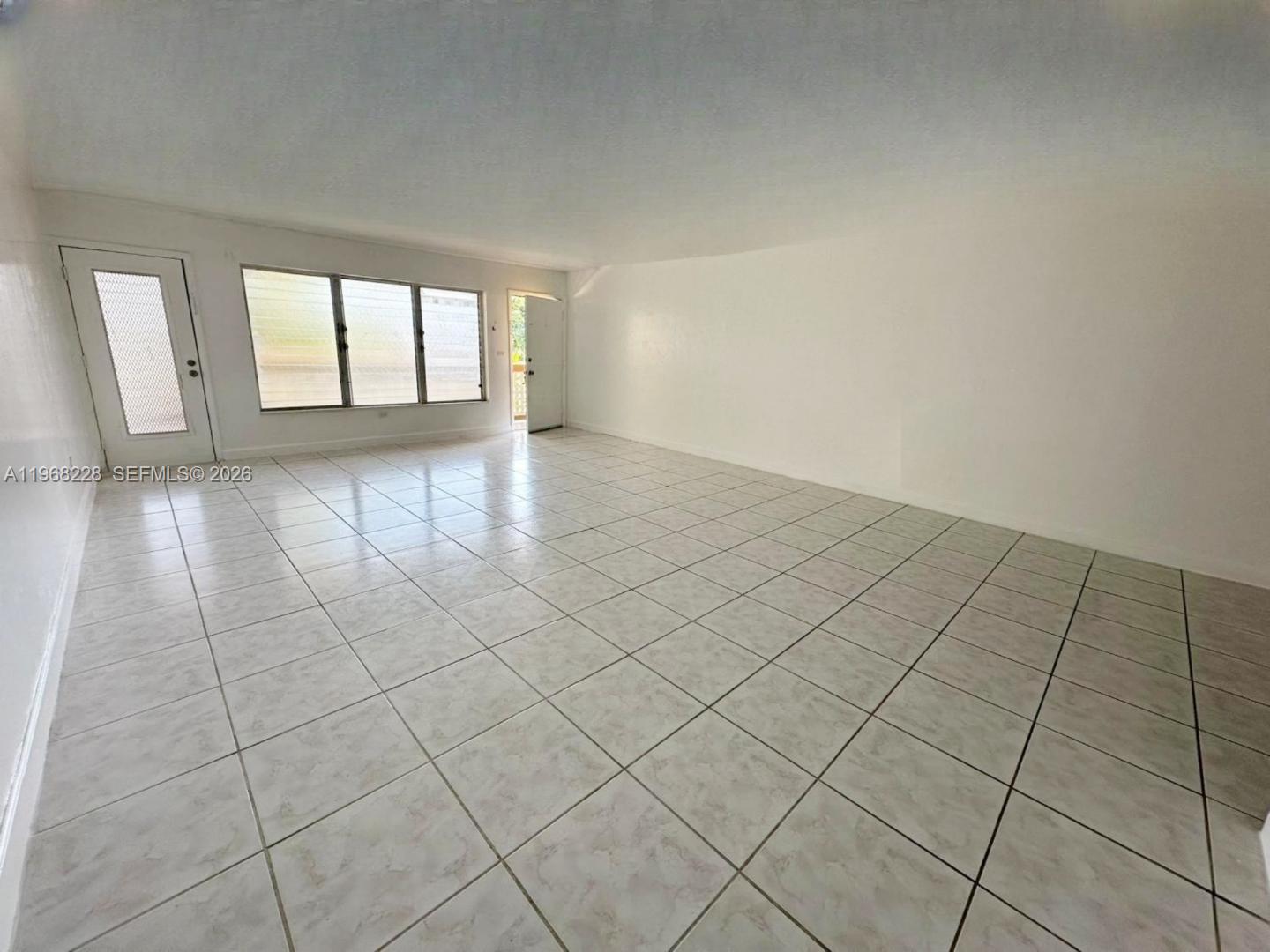 1885 NE 121st St #16 North Miami, FL 33181