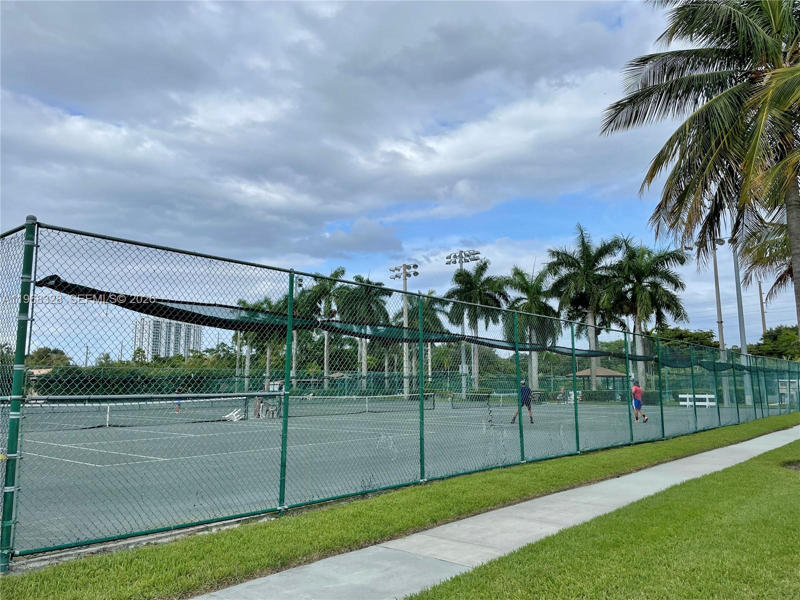 16851 NE 23rd Ave #B-521 North Miami Beach, FL 33160