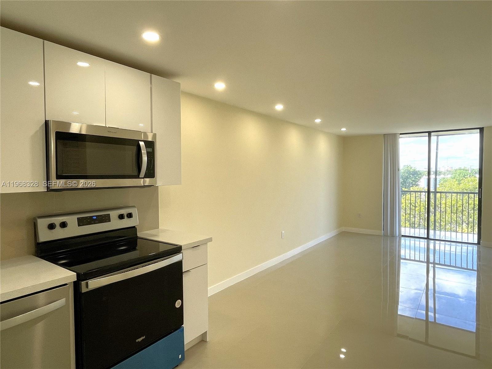 16851 NE 23rd Ave #B-521 North Miami Beach, FL 33160