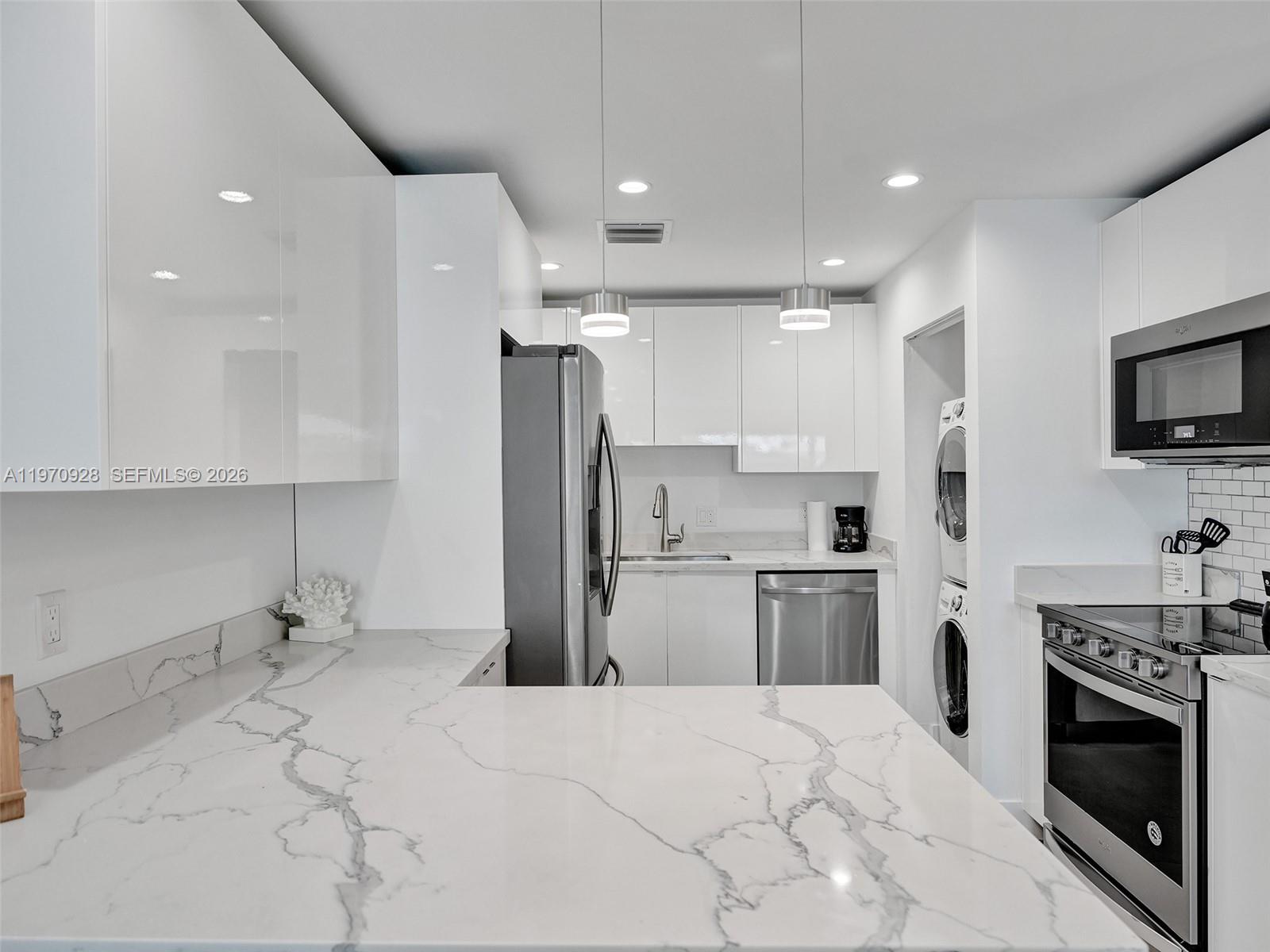 417 SW 15th St Fort Lauderdale, FL 33315