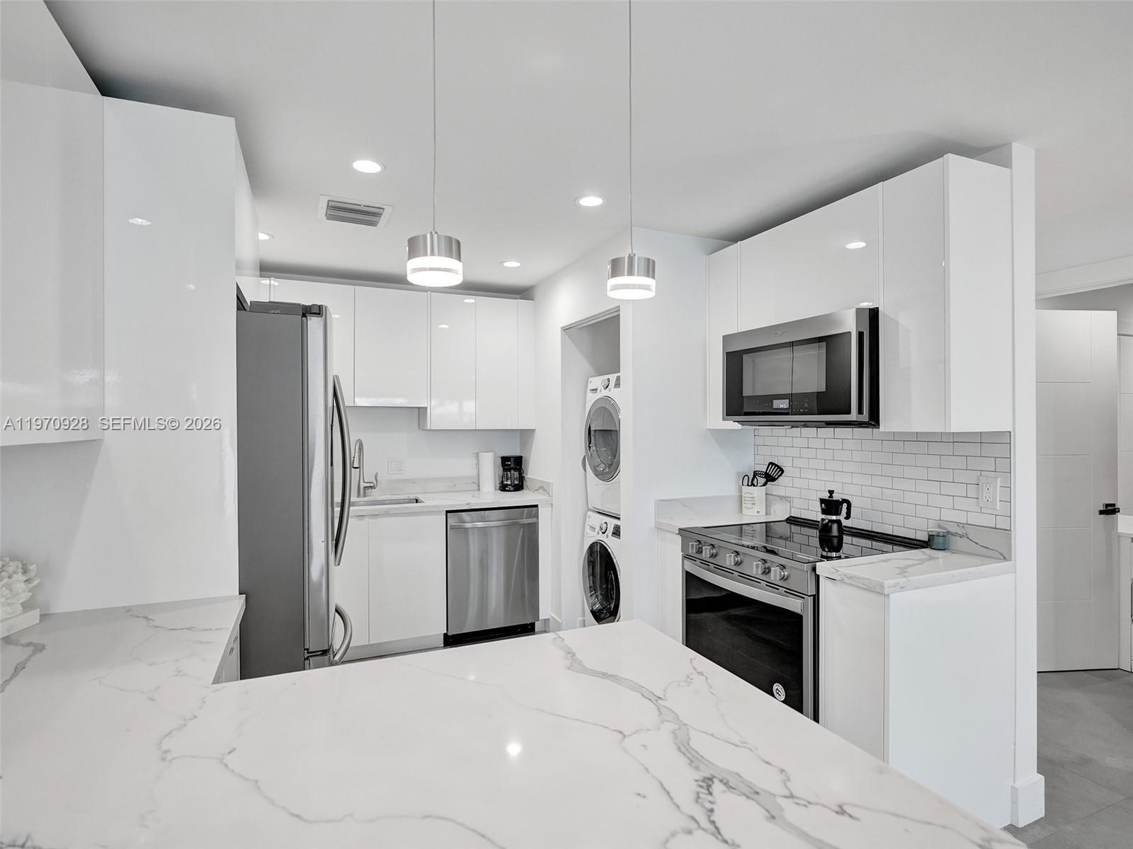 417 SW 15th St Fort Lauderdale, FL 33315