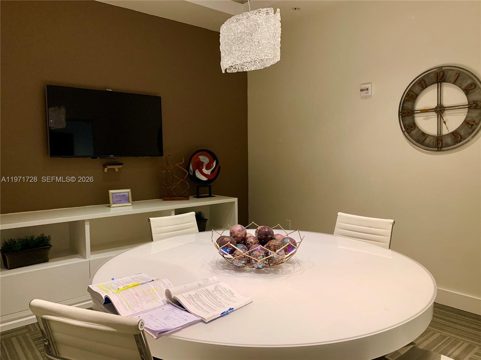 image Nine at Mary Brickell Village10