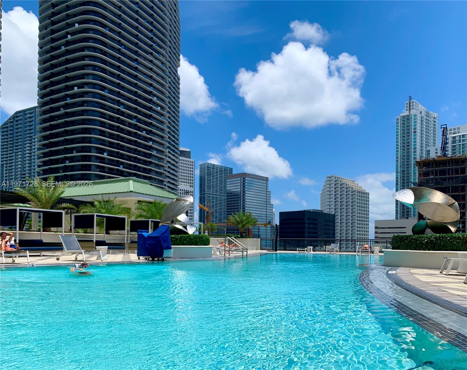 image Nine at Mary Brickell Village7