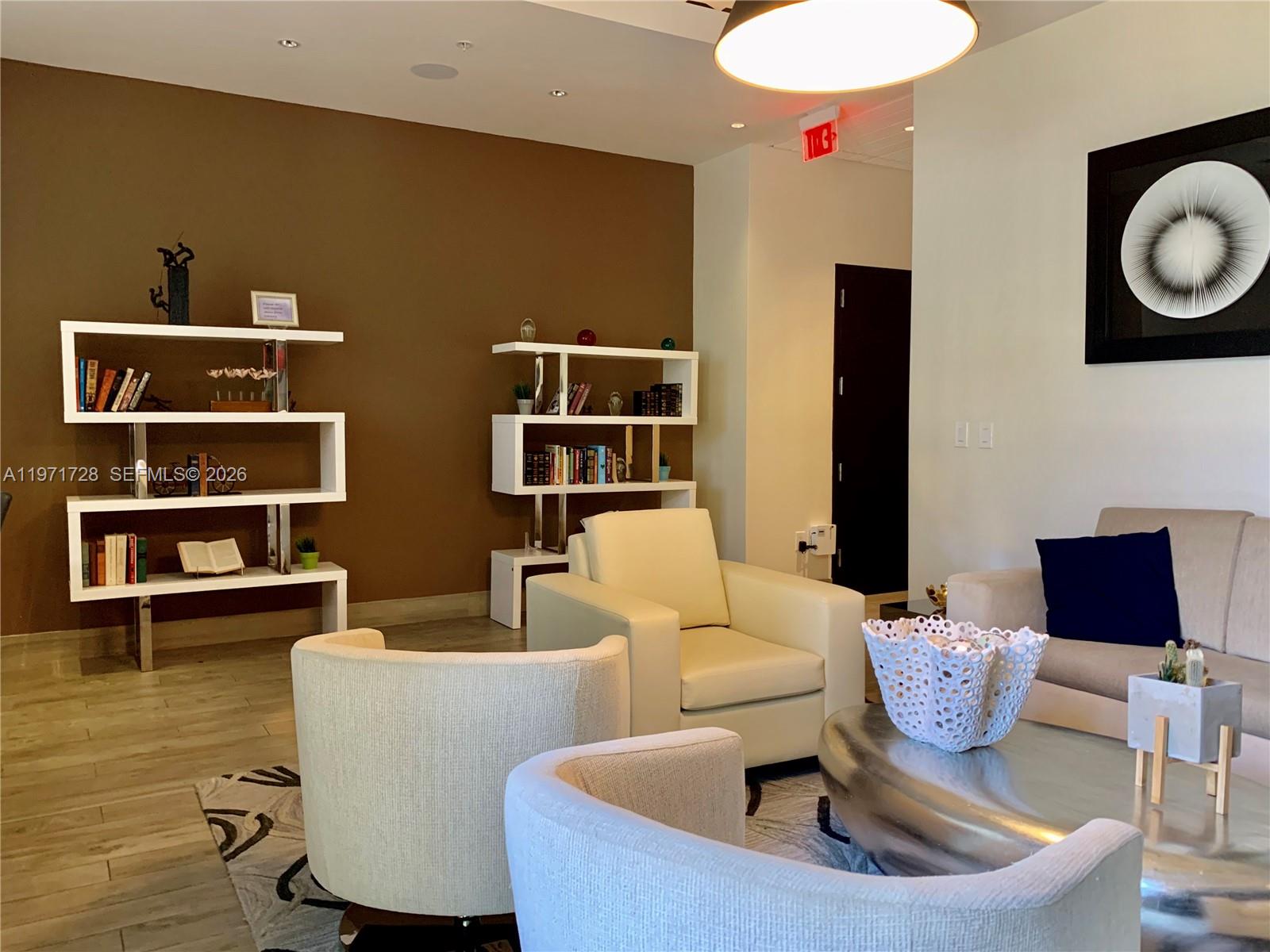 image Nine at Mary Brickell Village8