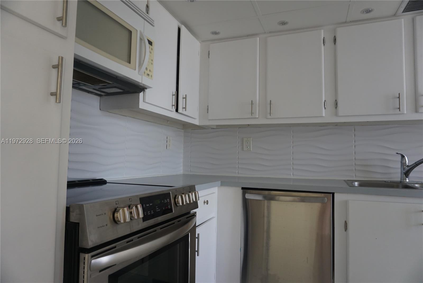 290 174th St #2014 Sunny Isles Beach, FL 33160