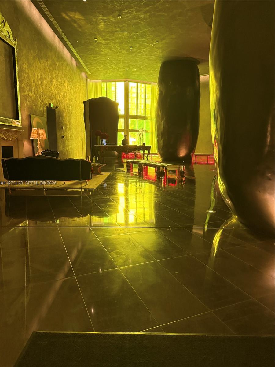 465 Brickell Ave #619