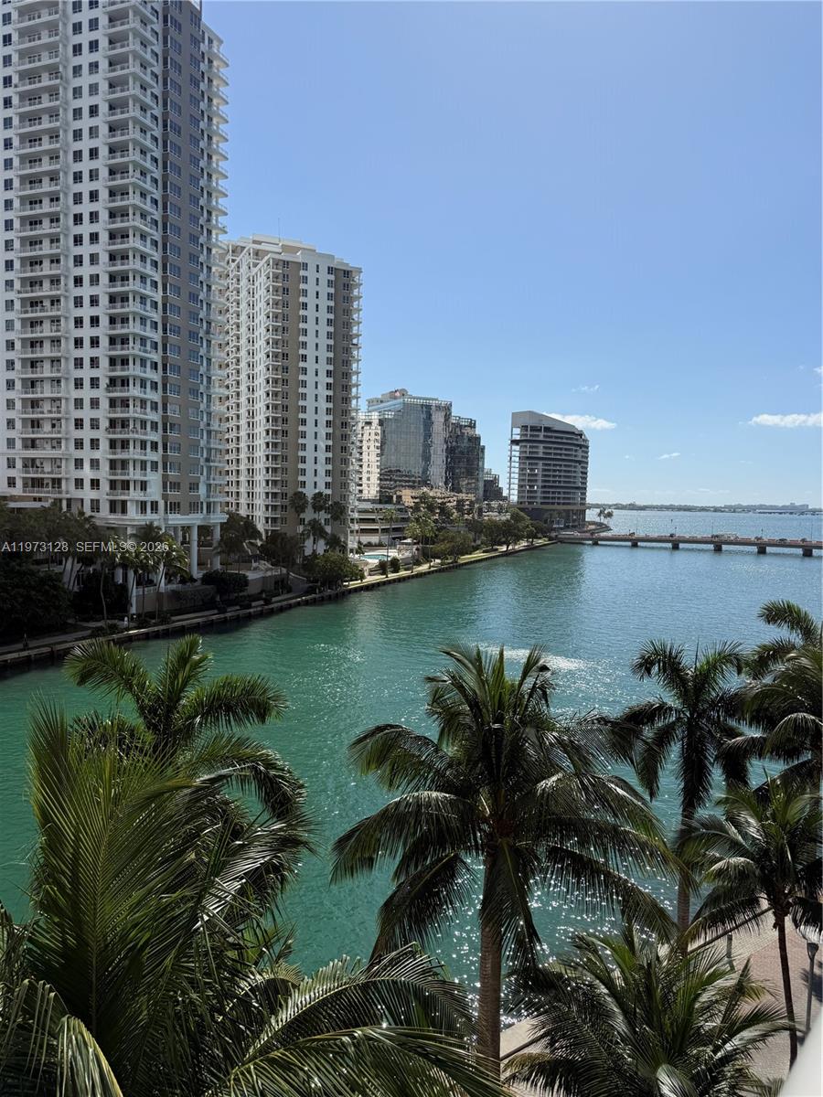 image Icon Brickell I9