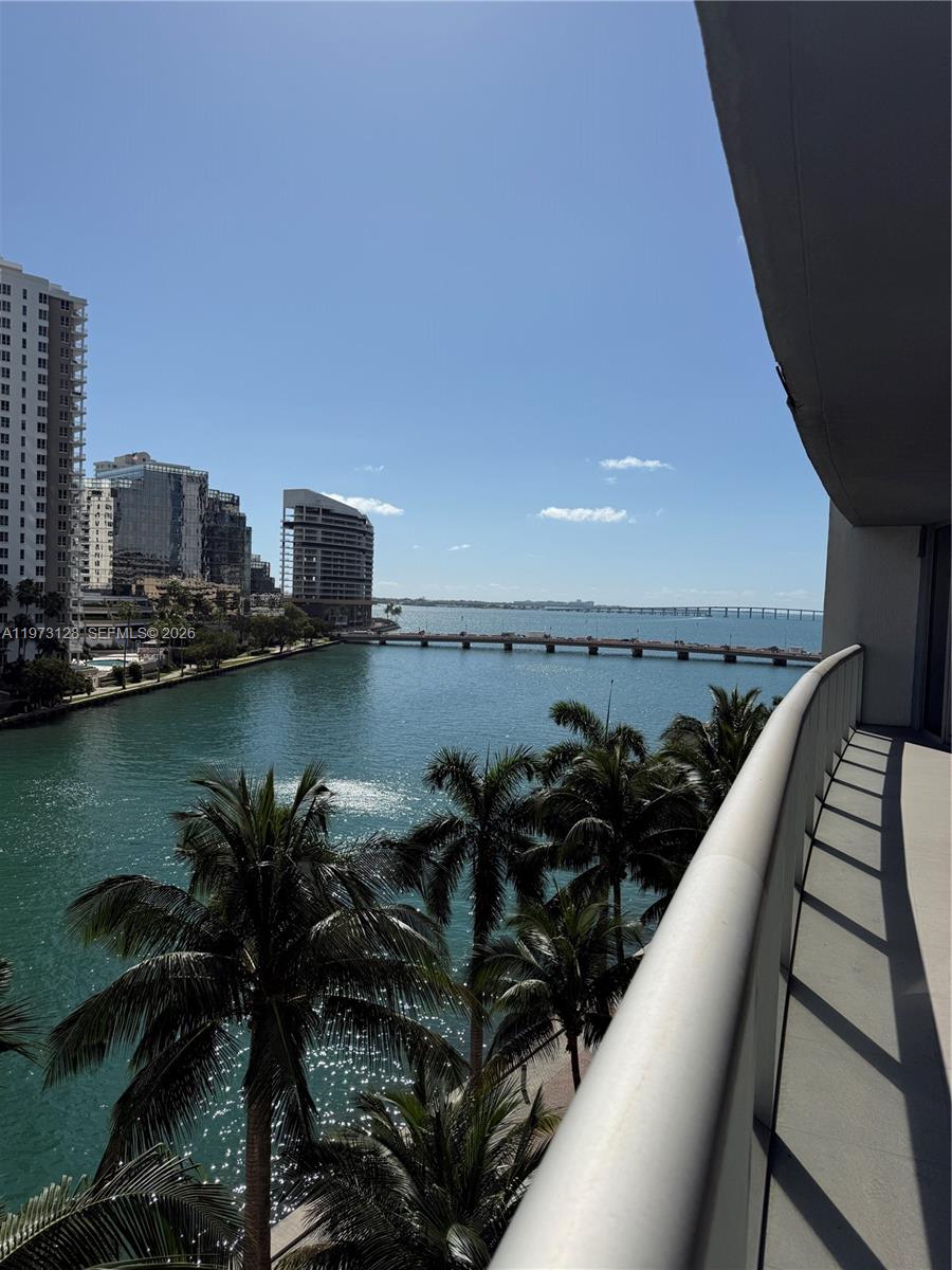 image Icon Brickell I10