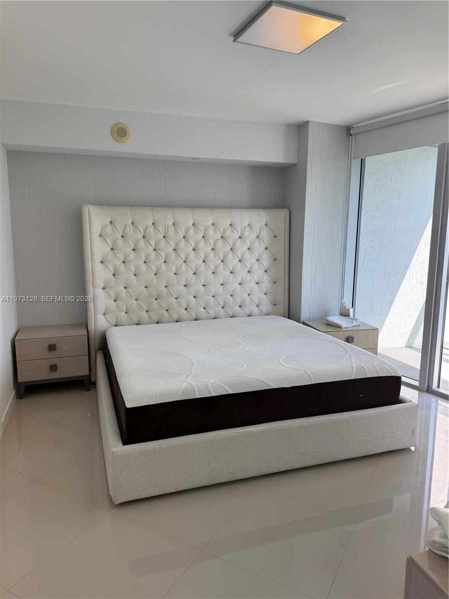 image Icon Brickell I12