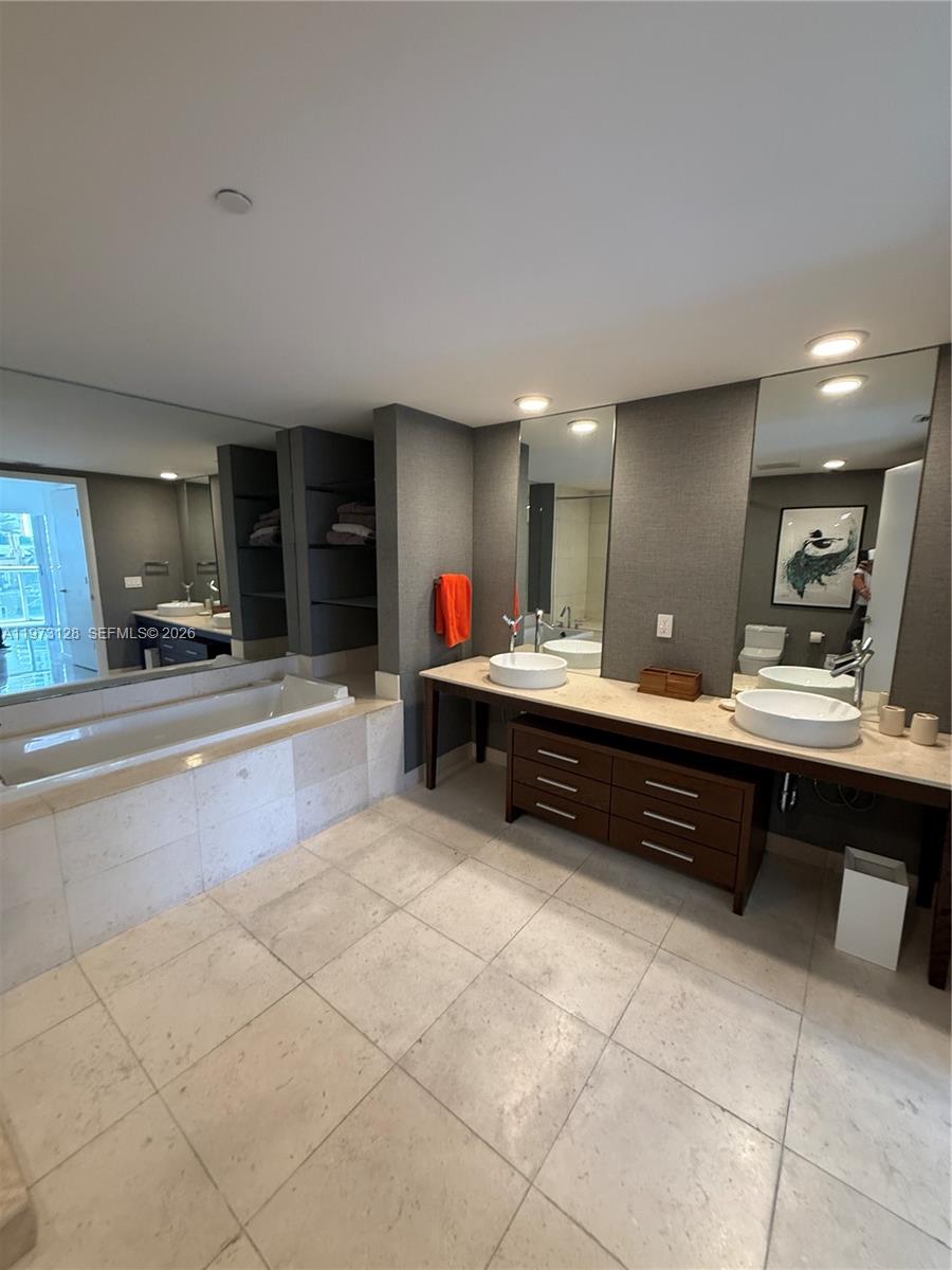 image Icon Brickell I24