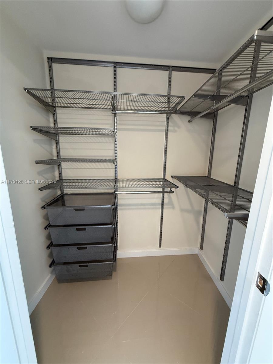 image Icon Brickell I25