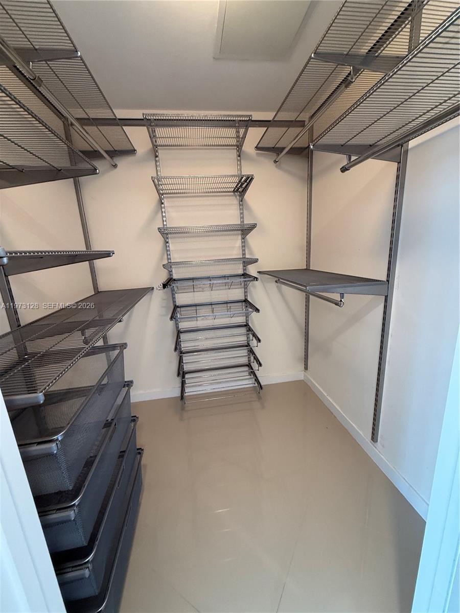 image Icon Brickell I26